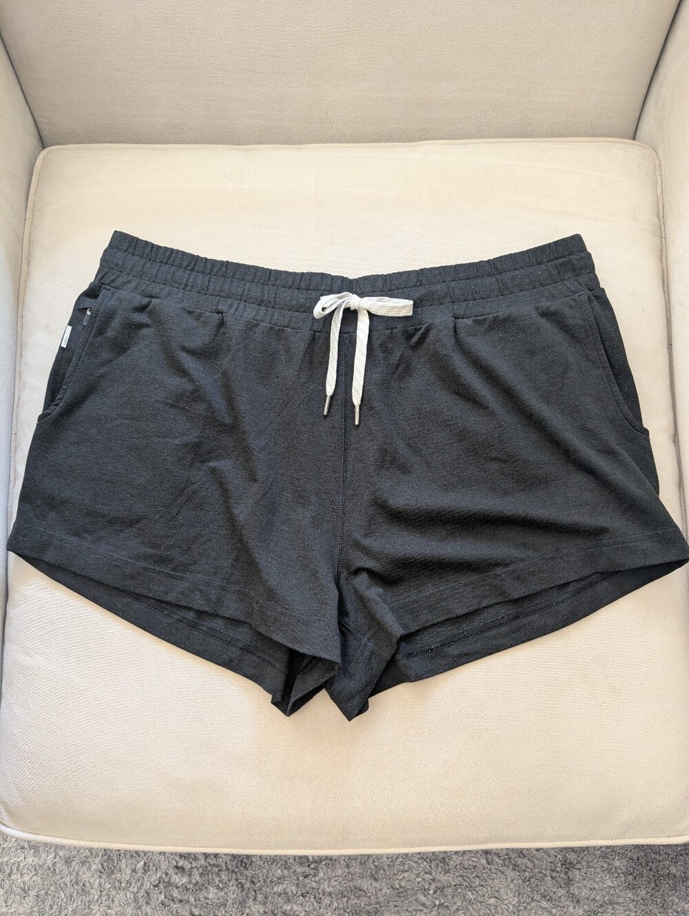 VUORI Women's Halo Performance Shorts Heather Black (Dark Gray) Size L